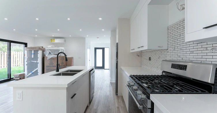 GRDNSUITE-38 Thirty Third Street, Toronto, ON, M8W 3H1 - 10