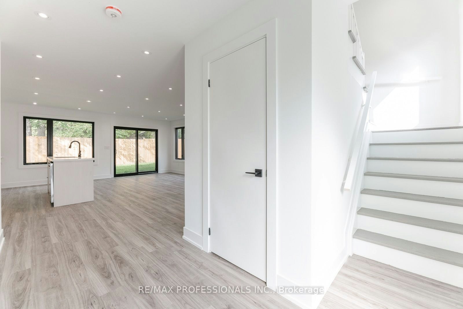 GRDNSUITE-38 Thirty Third Street, Toronto, ON, M8W 3H1 - 3