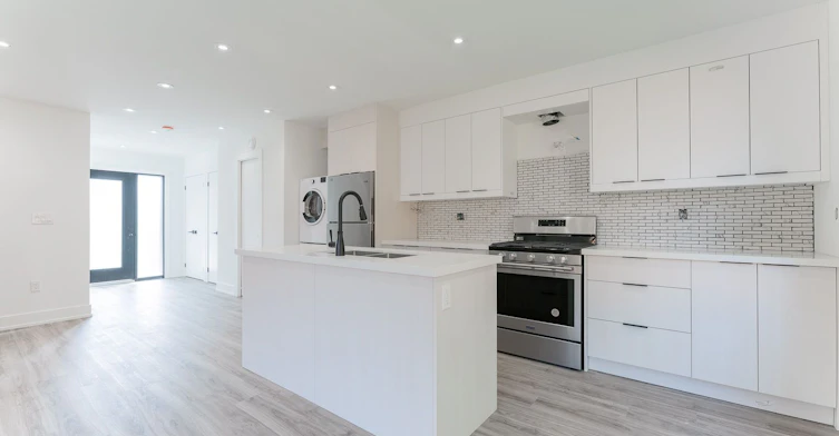 GRDNSUITE-38 Thirty Third Street, Toronto, ON, M8W 3H1 - 8