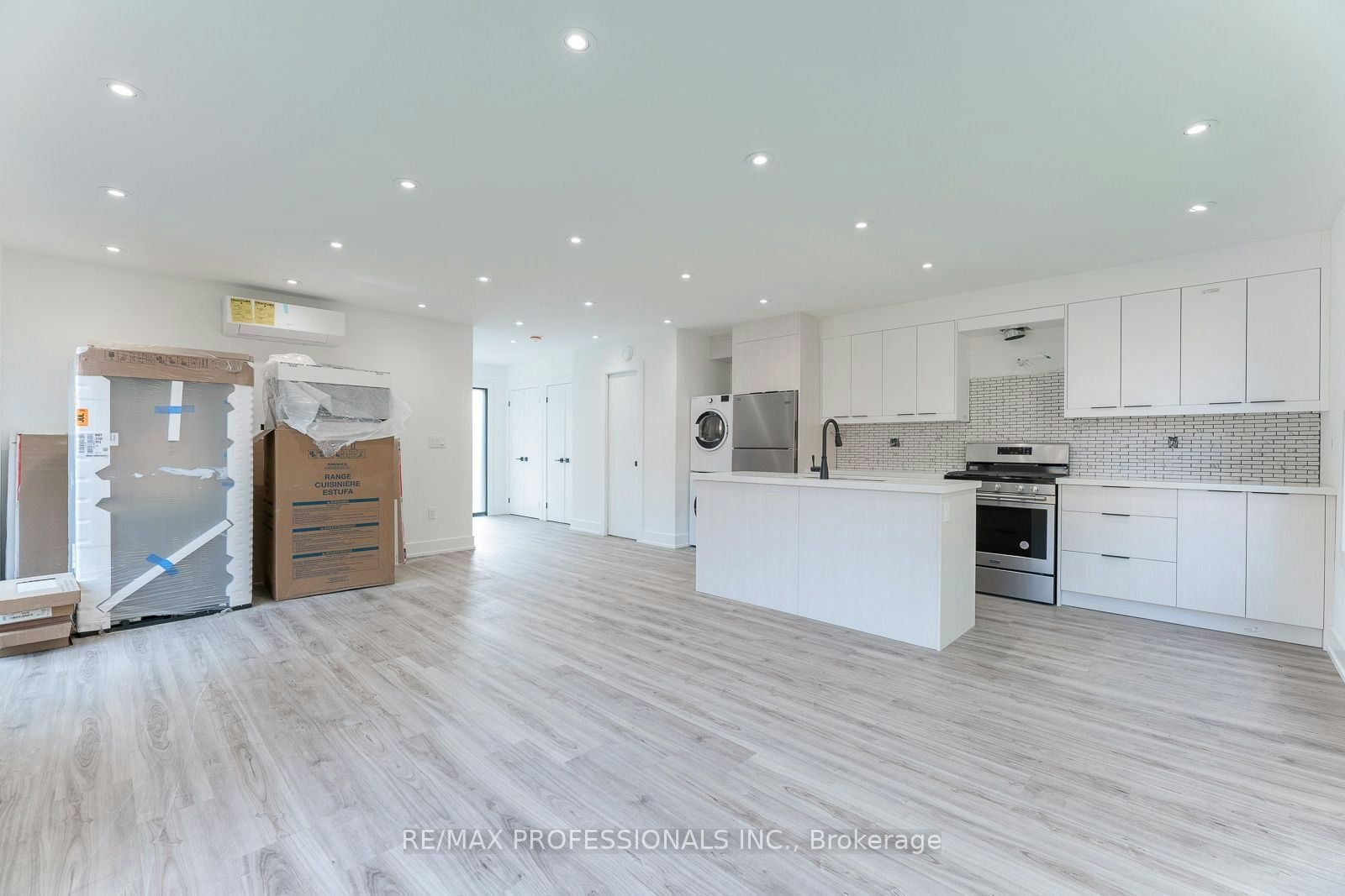 GRDNSUITE-38 Thirty Third Street, Toronto, ON, M8W 3H1 - 7