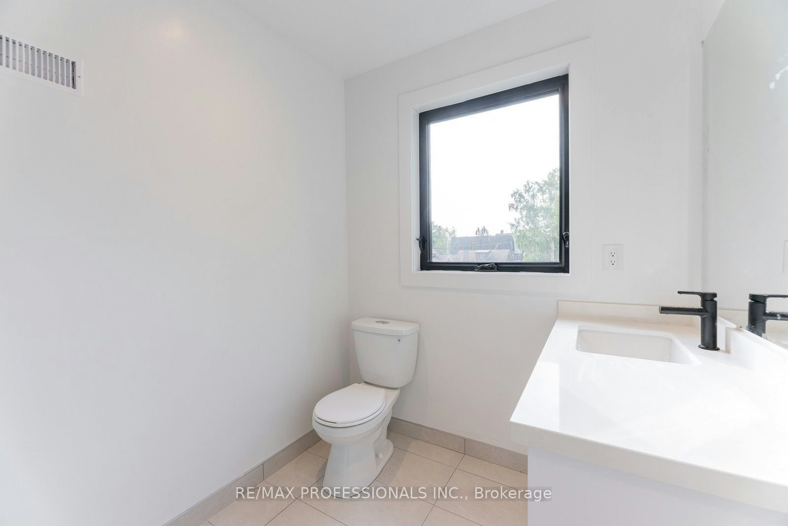 GRDNSUITE-38 Thirty Third Street, Toronto, ON, M8W 3H1 - 24