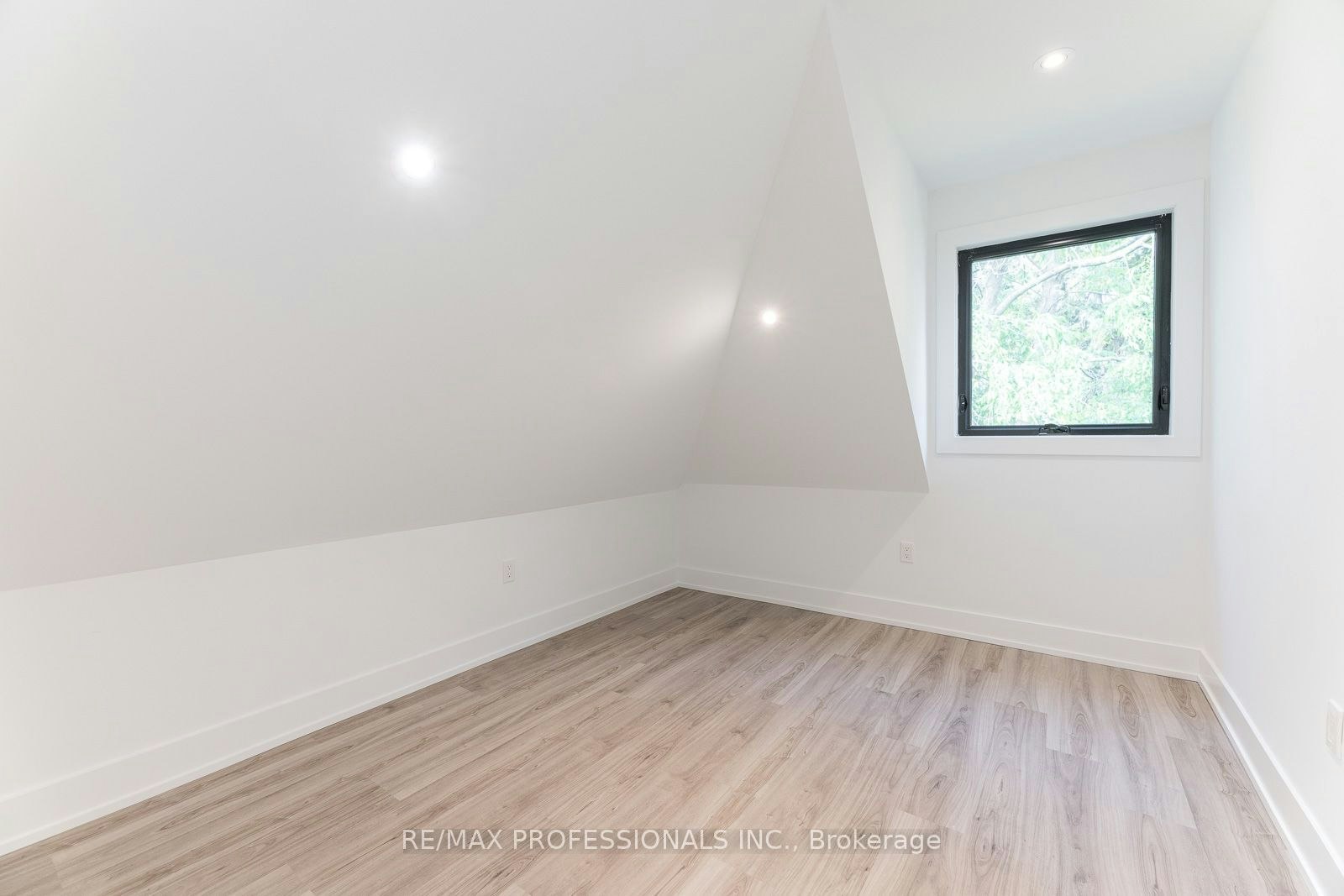 GRDNSUITE-38 Thirty Third Street, Toronto, ON, M8W 3H1 - 21