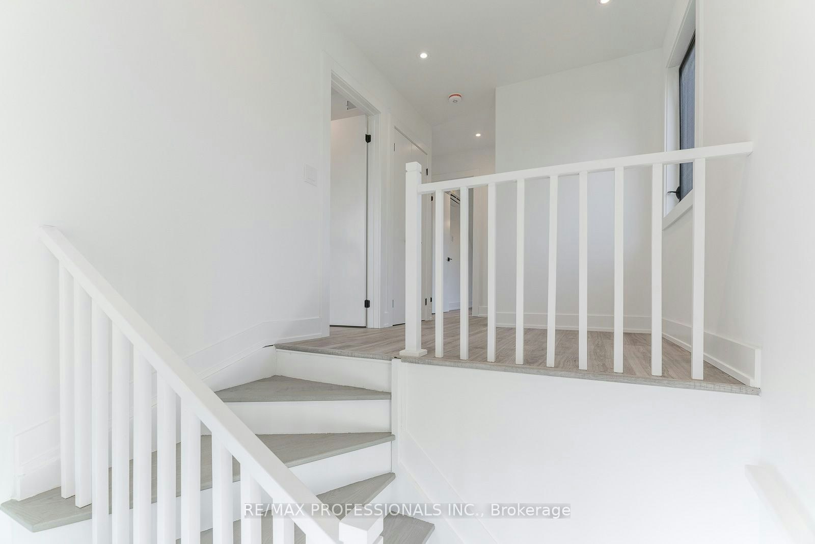 GRDNSUITE-38 Thirty Third Street, Toronto, ON, M8W 3H1 - 13
