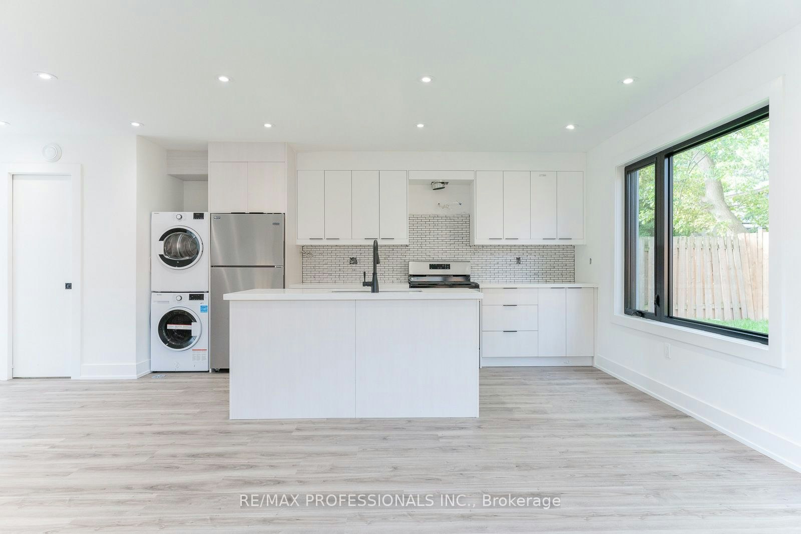GRDNSUITE-38 Thirty Third Street, Toronto, ON, M8W 3H1 - 6
