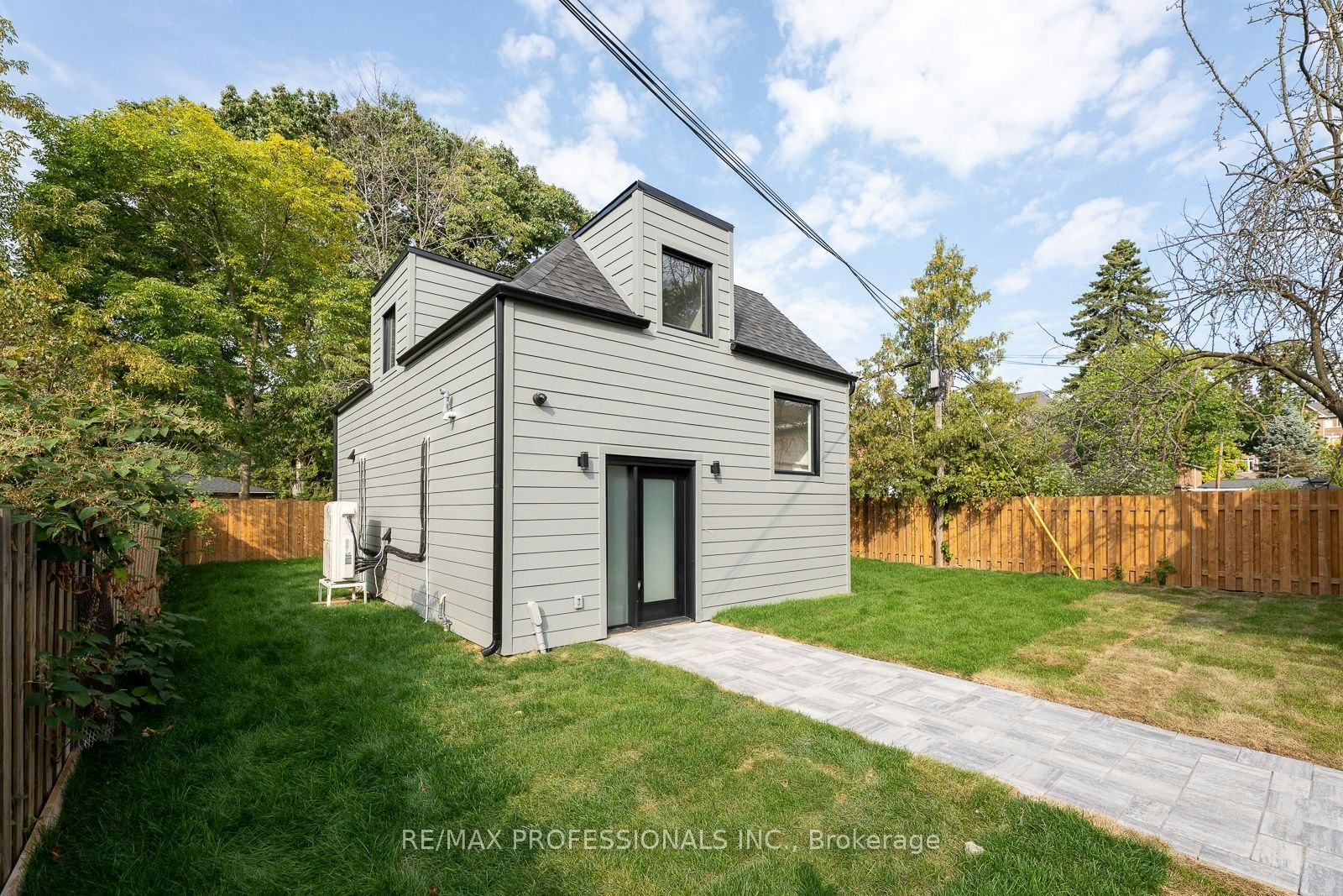 GRDNSUITE-38 Thirty Third Street, Toronto, ON, M8W 3H1