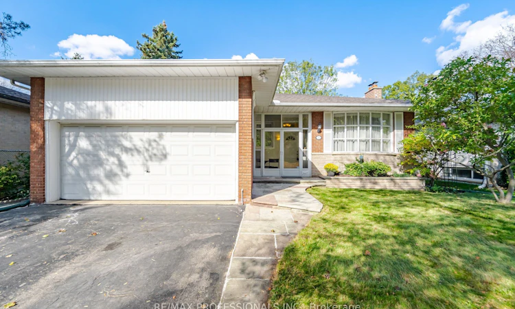 14 Strathdee Drive