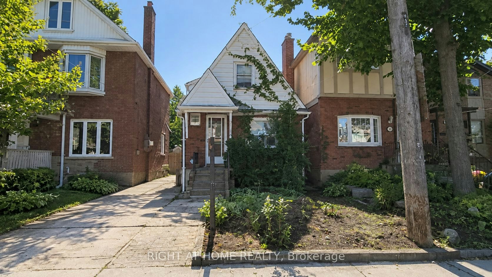 37 Deforest Road E, Toronto, ON, M6S 1J1