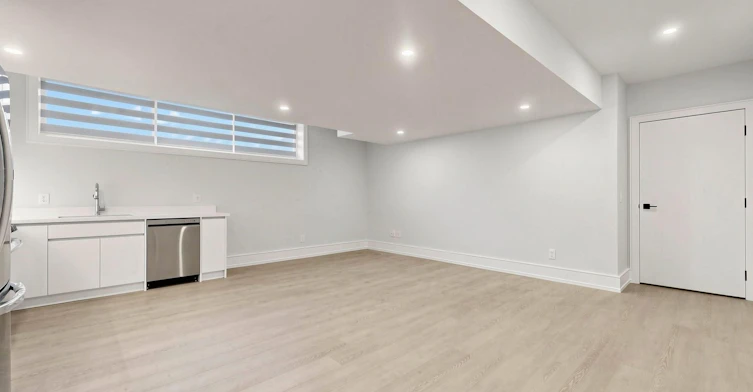 5B-170 Dixon Road, Toronto, ON, M9P 2L8 - 8