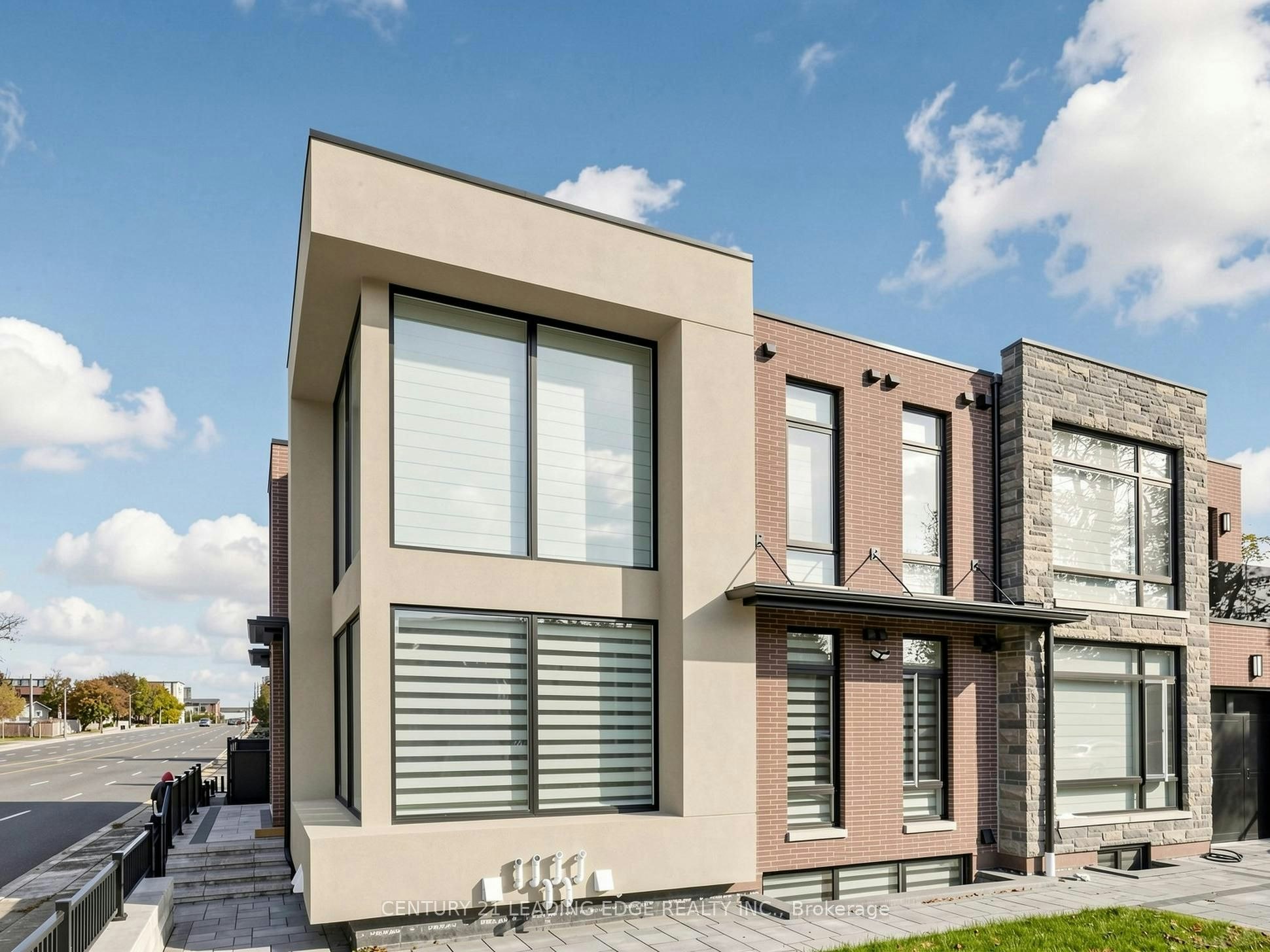 5B-170 Dixon Road, Toronto, ON, M9P 2L8 - 2