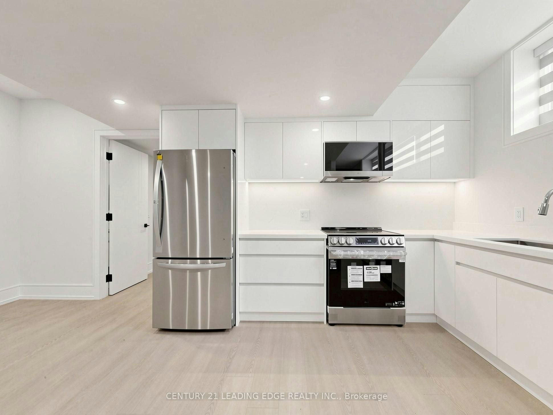 5B-170 Dixon Road, Toronto, ON, M9P 2L8 - 9