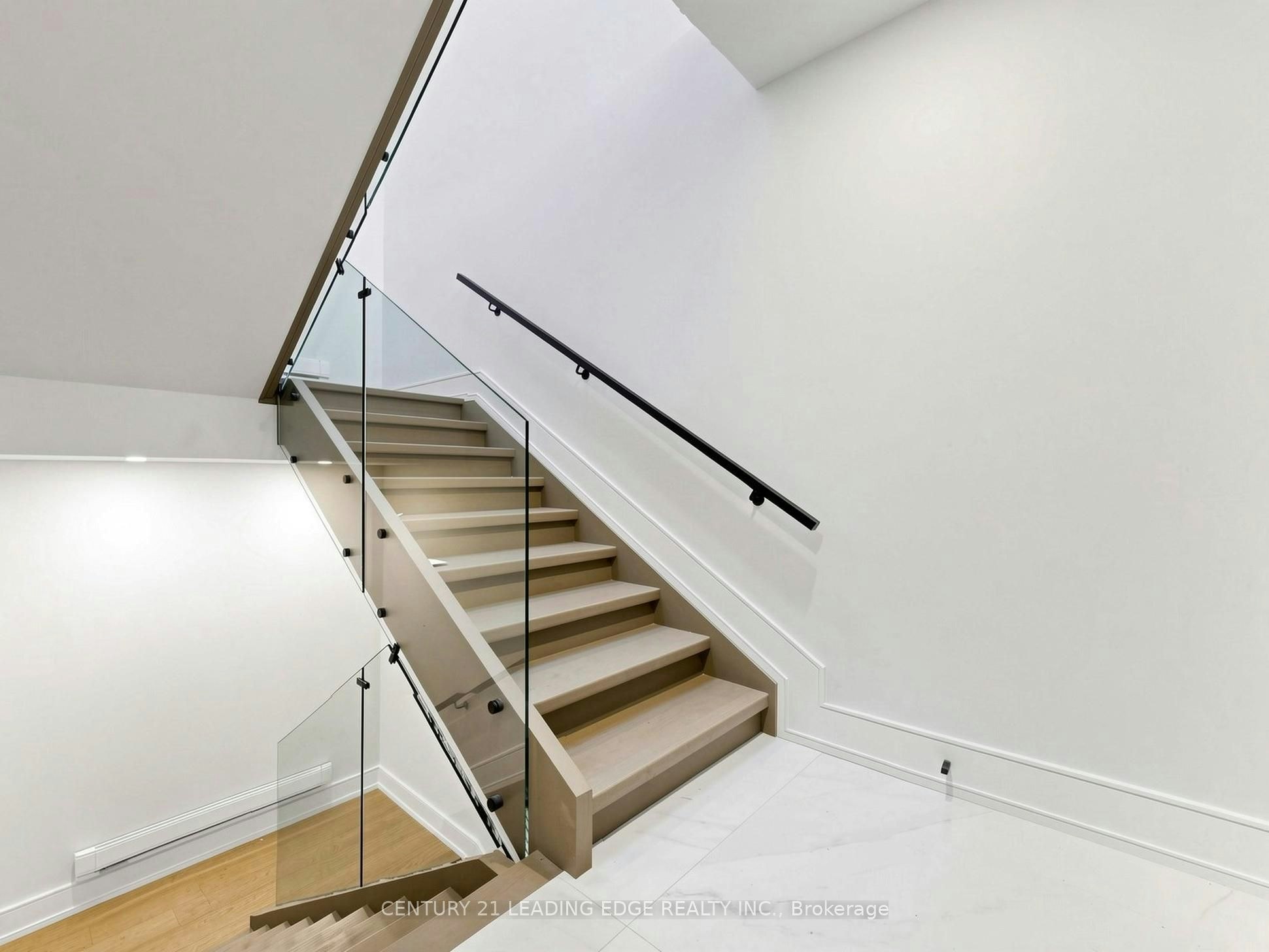 5B-170 Dixon Road, Toronto, ON, M9P 2L8 - 5