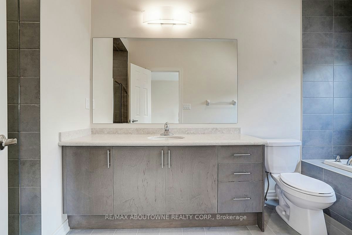 3175 Crystal Drive, Oakville, ON, L6M 0W8 - 34
