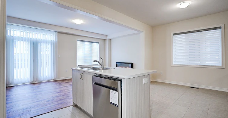 3175 Crystal Drive, Oakville, ON, L6M 0W8 - 13