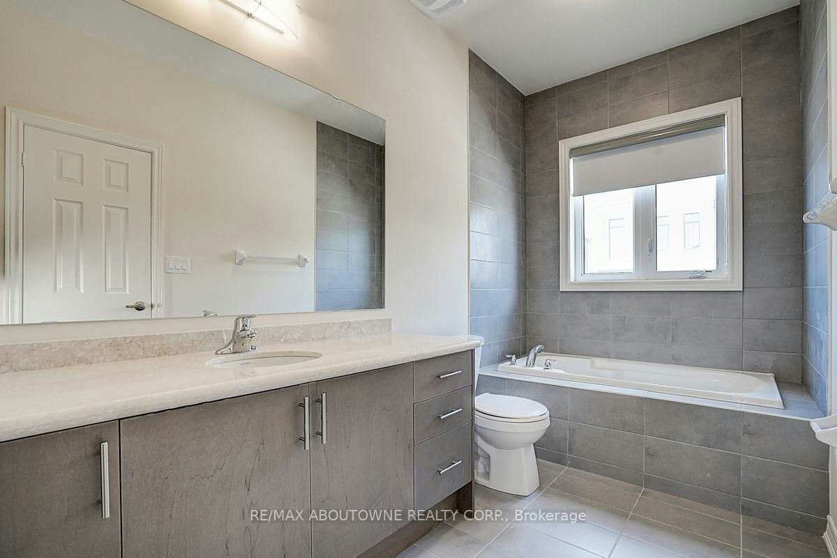 3175 Crystal Drive, Oakville, ON, L6M 0W8 - 35