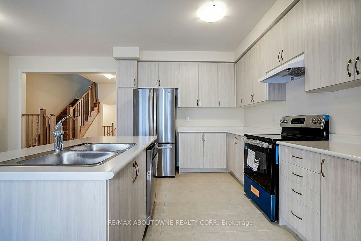 3175 Crystal Drive, Oakville, ON, L6M 0W8 - 11