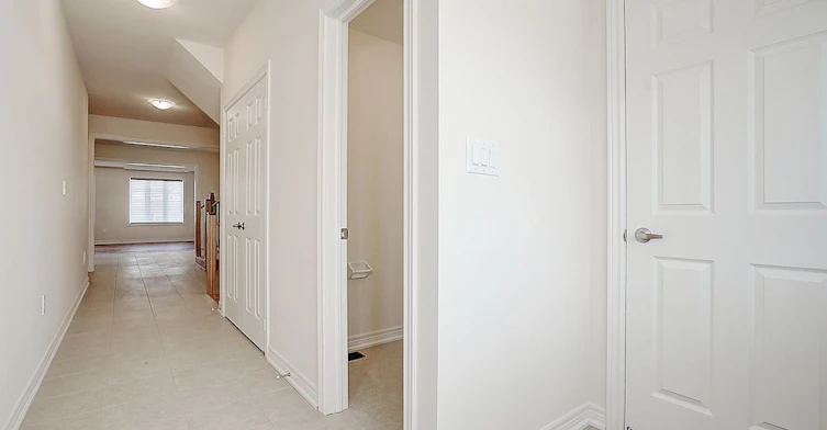 3175 Crystal Drive, Oakville, ON, L6M 0W8 - 3
