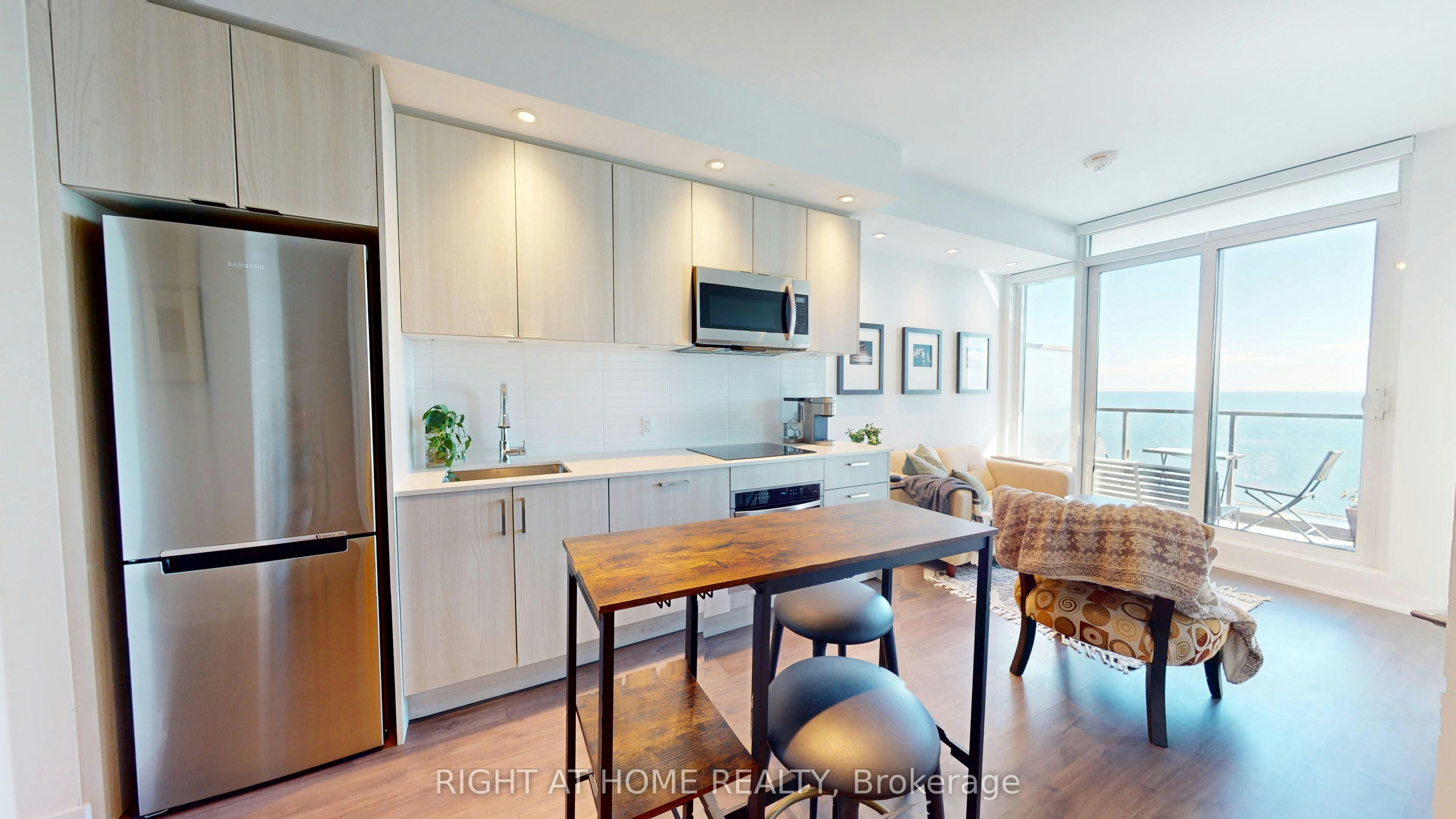 1609-1926 Lake Shore Boulevard W, Toronto, ON, M6S 1A1