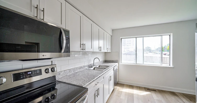 TH602-2012 Sheppard Avenue W, Toronto, ON, M3N 1A2 - 11