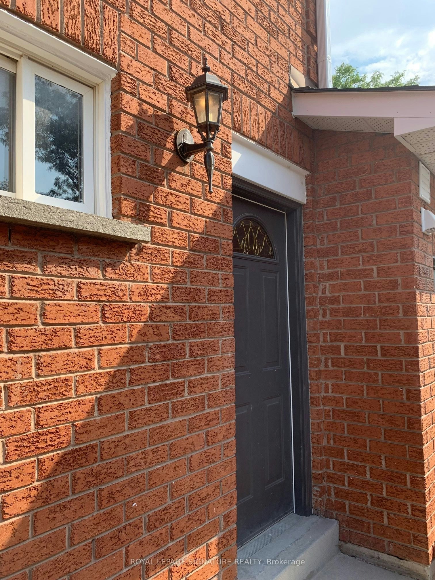 Legal Basement-1540 Manorbrook Court, Mississauga, ON, L5M 4A8