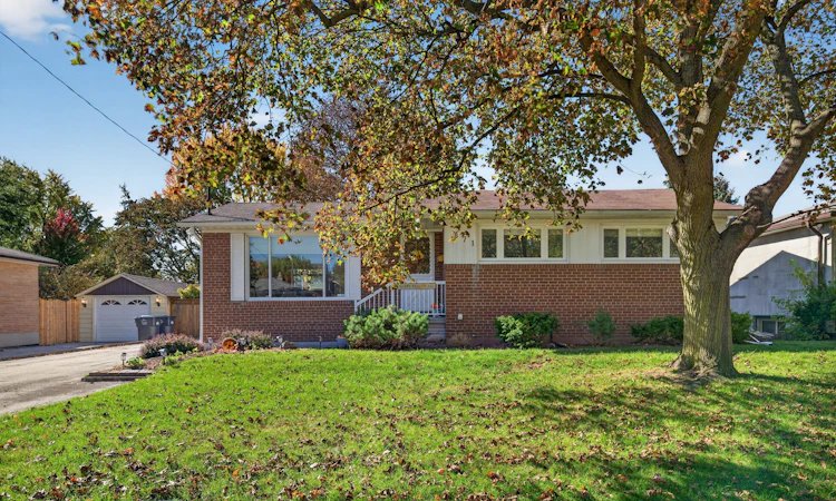 871 Mississauga Valley Boulevard