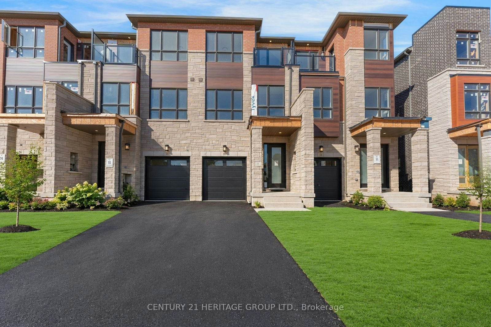 81 Ayaan Lane, Oakville, ON, L6M 5S3
