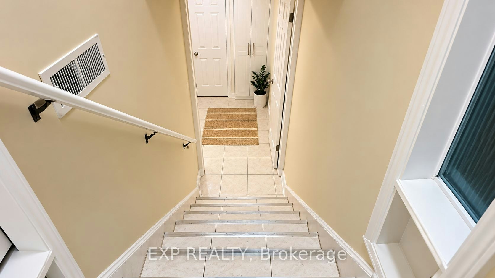 Lower-3425 Laddie Crescent, Mississauga, ON, L4T 1N2 - 3
