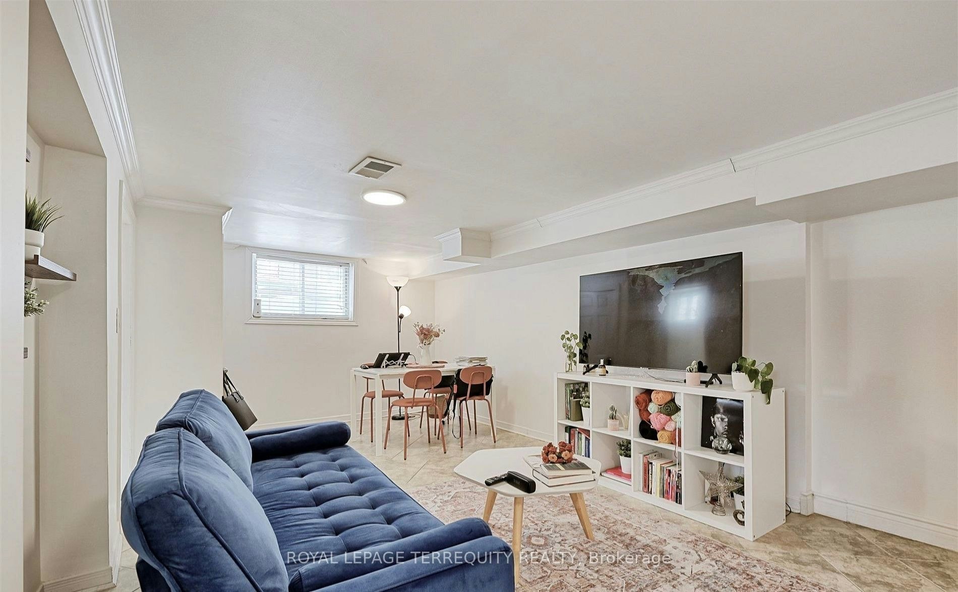 Lower-471 Gilbert Avenue, Toronto, ON, M6E 4X4 - 2