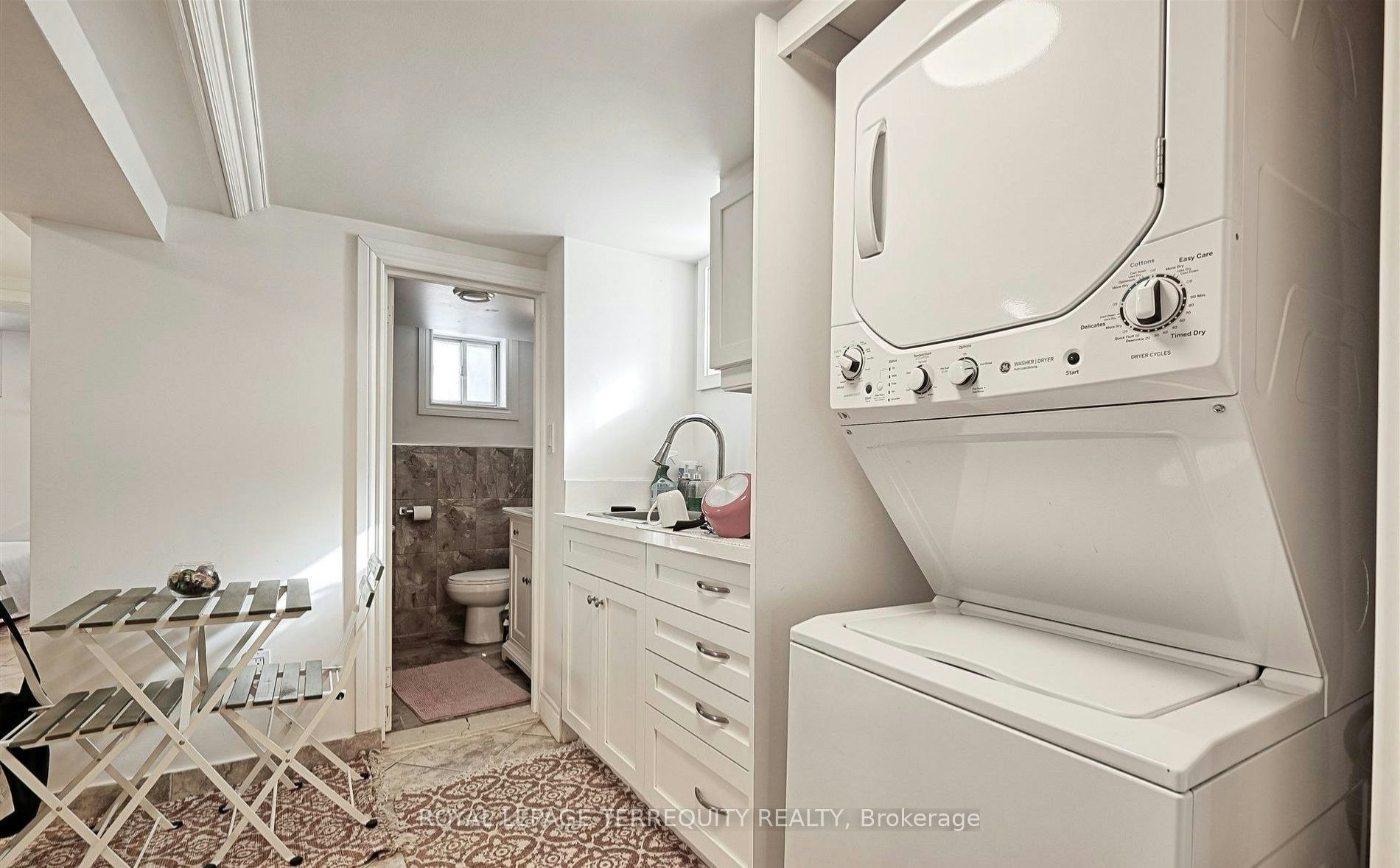Lower-471 Gilbert Avenue, Toronto, ON, M6E 4X4 - 7