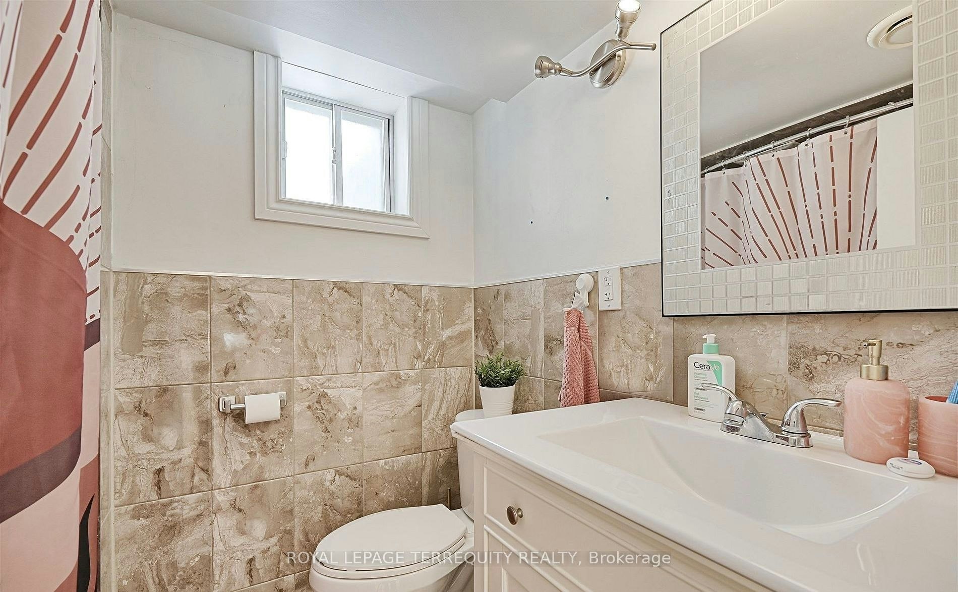 Lower-471 Gilbert Avenue, Toronto, ON, M6E 4X4 - 9