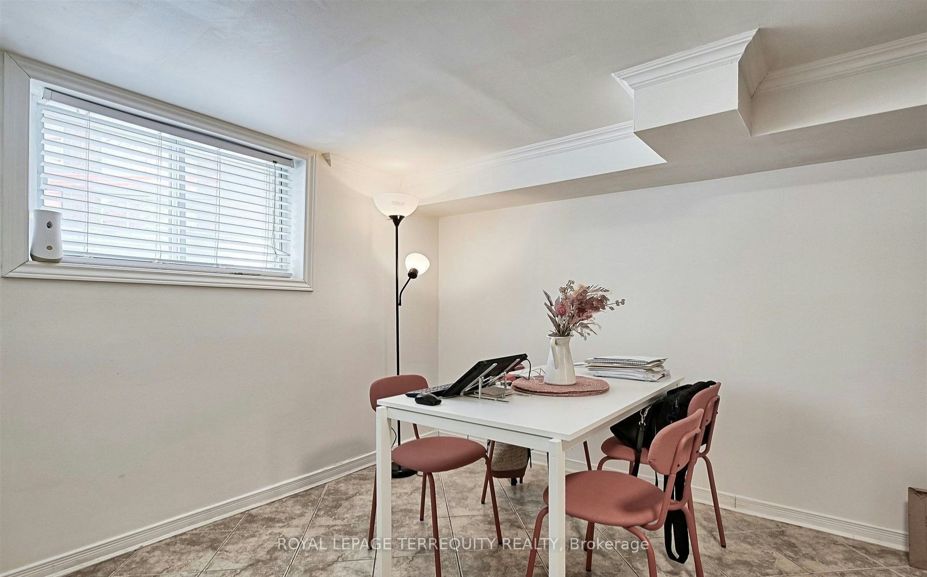 Lower-471 Gilbert Avenue, Toronto, ON, M6E 4X4 - 3