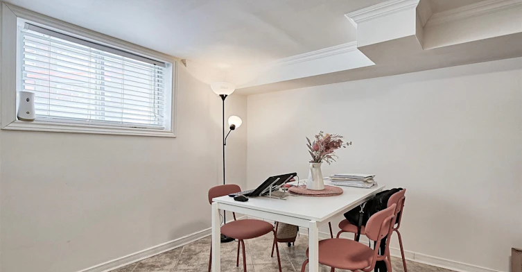 Lower-471 Gilbert Avenue, Toronto, ON, M6E 4X4 - 3
