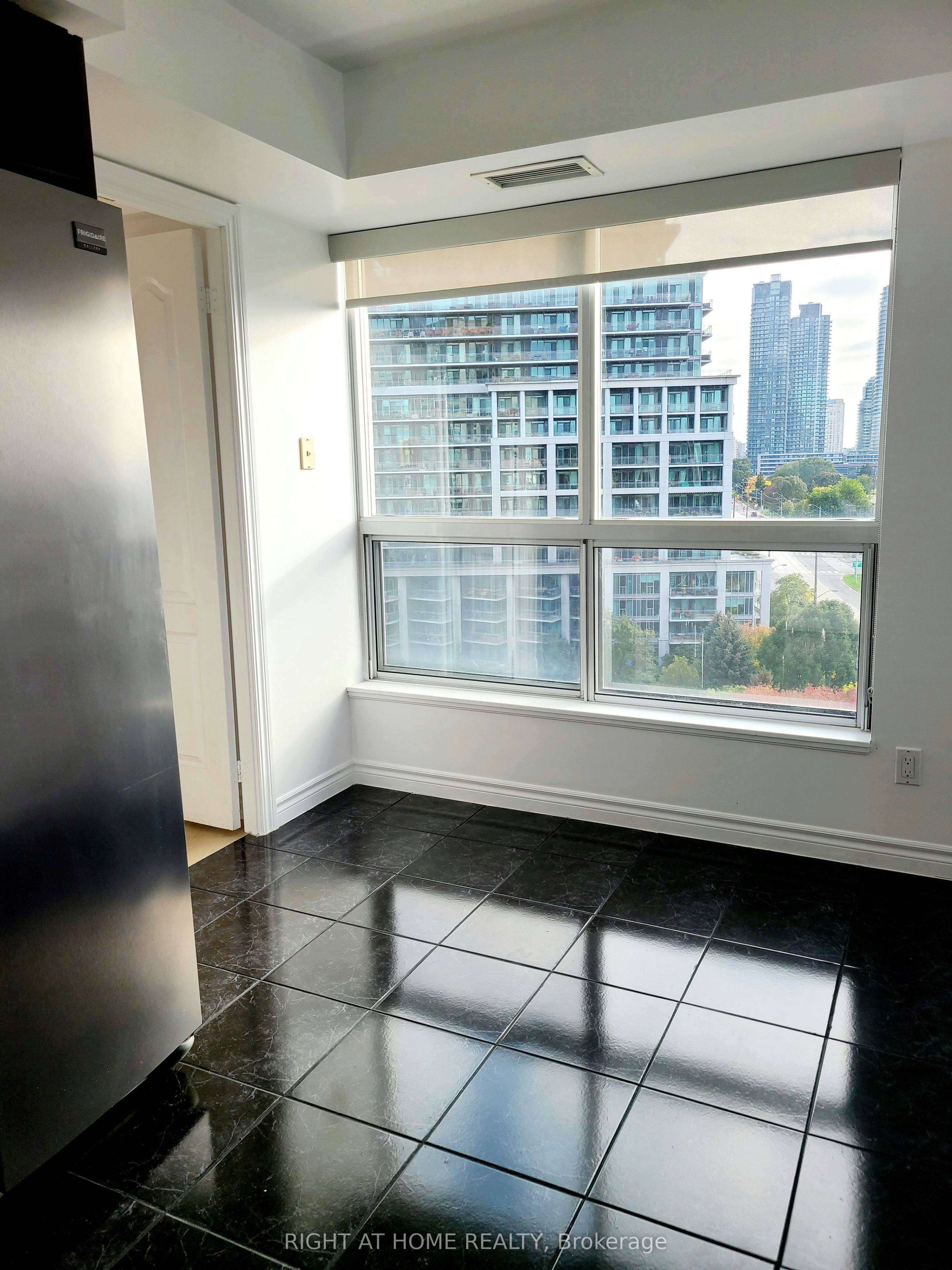 1008-2111 Lake Shore Boulevard W, Toronto, ON, M8V 4B2 - 19