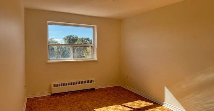 2-408-515 North Service Road, Mississauga, ON, L5A 1B3 - 7