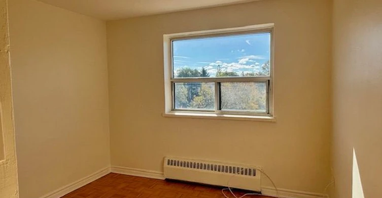 2-408-515 North Service Road, Mississauga, ON, L5A 1B3 - 9