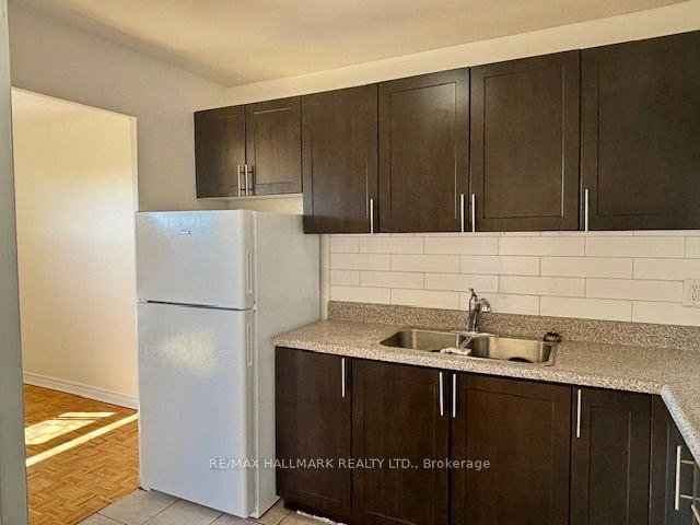 2-408-515 North Service Road, Mississauga, ON, L5A 1B3 - 5