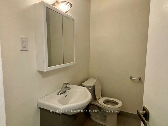 2-109-515 North Service Road, Mississauga, ON, L5A 1B3 - 11