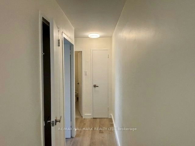 2-109-515 North Service Road, Mississauga, ON, L5A 1B3 - 9