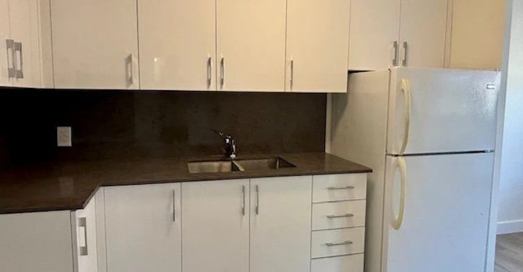 2-109-515 North Service Road, Mississauga, ON, L5A 1B3 - 4