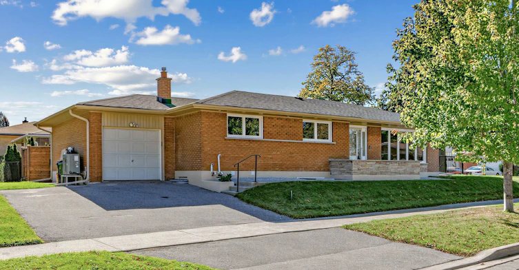 65 Harrop Avenue, Toronto, ON, M9B 2H1