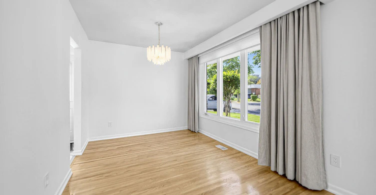 65 Harrop Avenue, Toronto, ON, M9B 2H1 - 8
