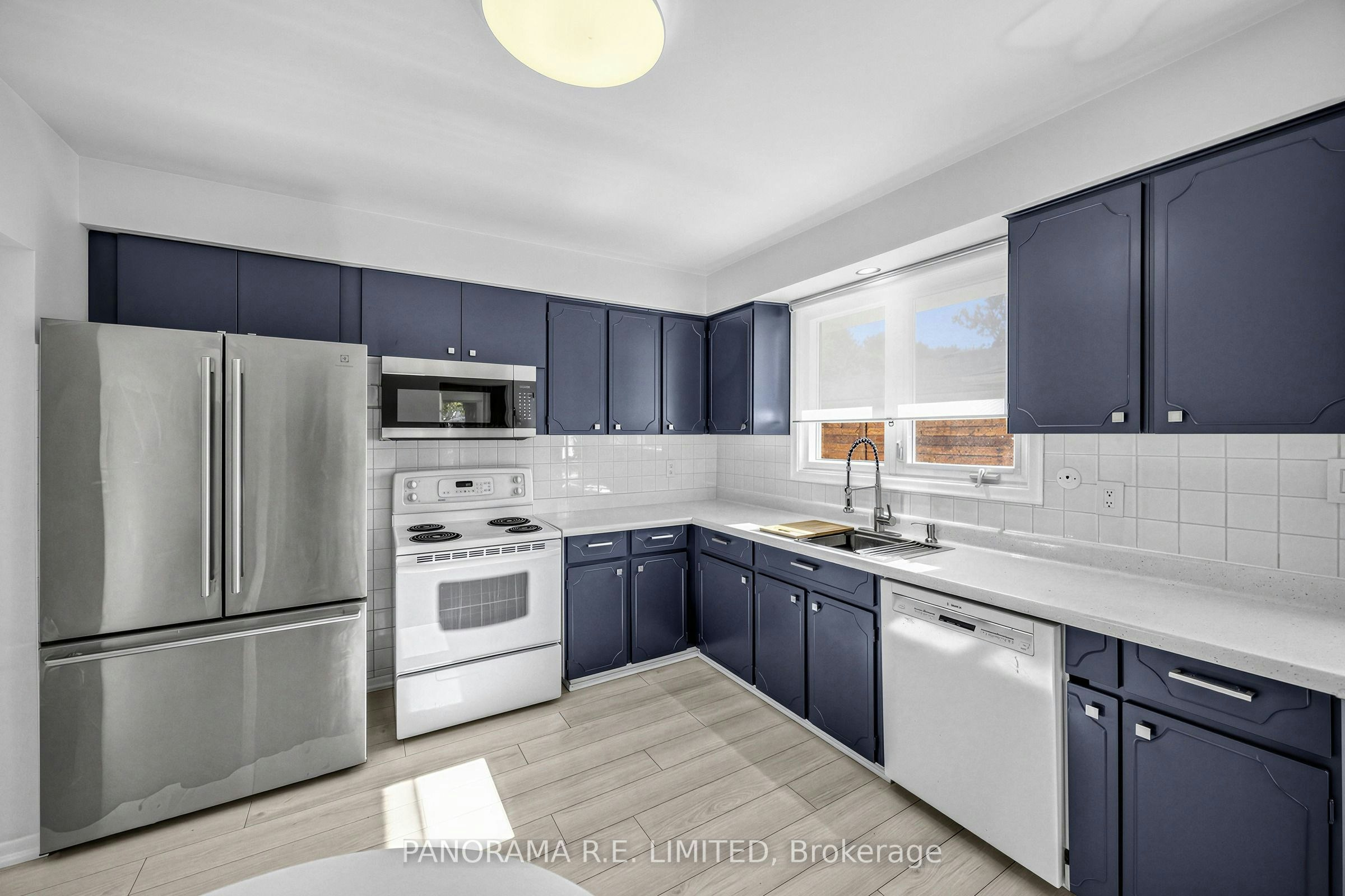 65 Harrop Avenue, Toronto, ON, M9B 2H1 - 9