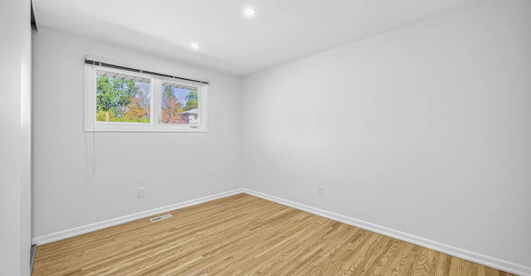 65 Harrop Avenue, Toronto, ON, M9B 2H1 - 12