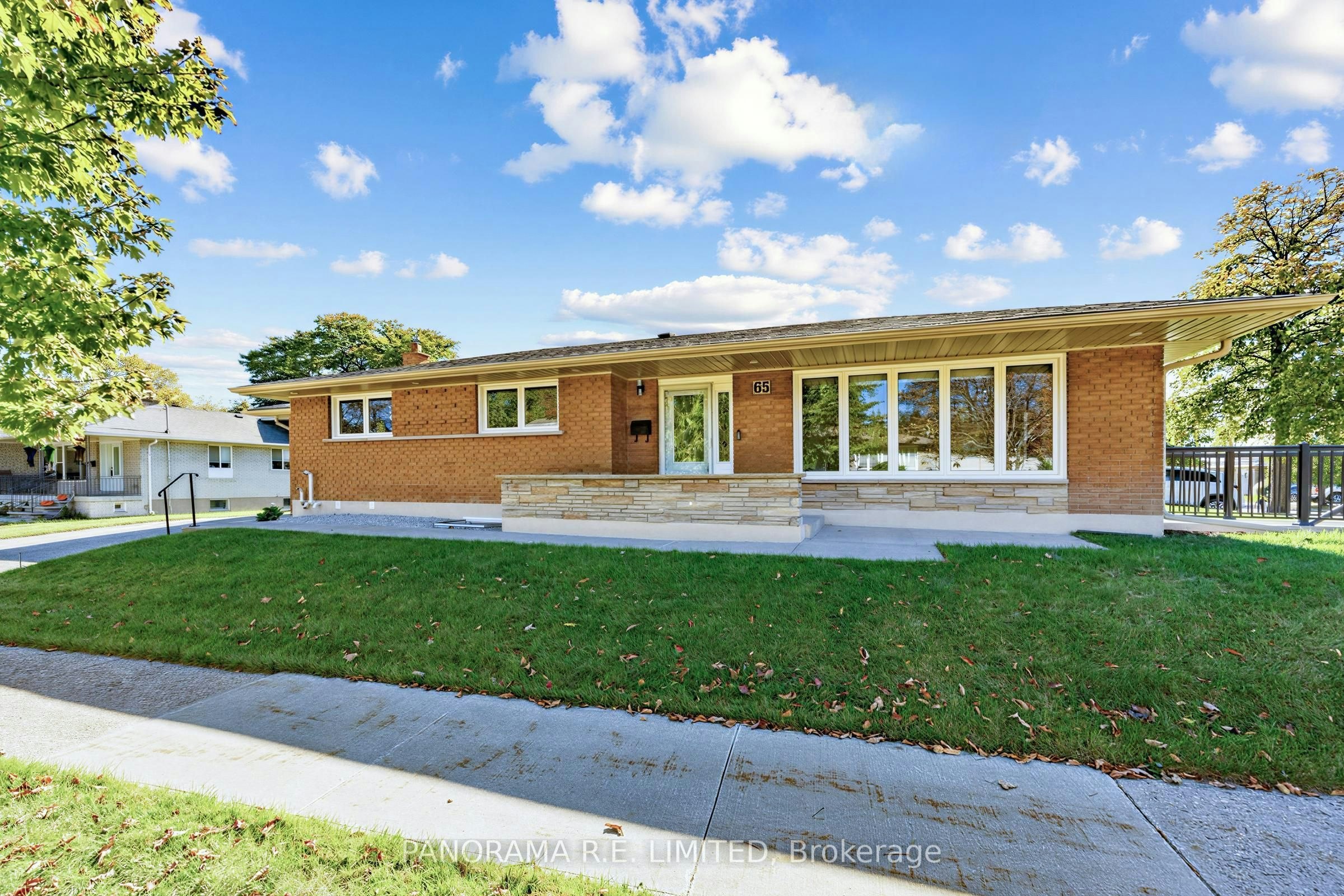 65 Harrop Avenue, Toronto, ON, M9B 2H1 - 2