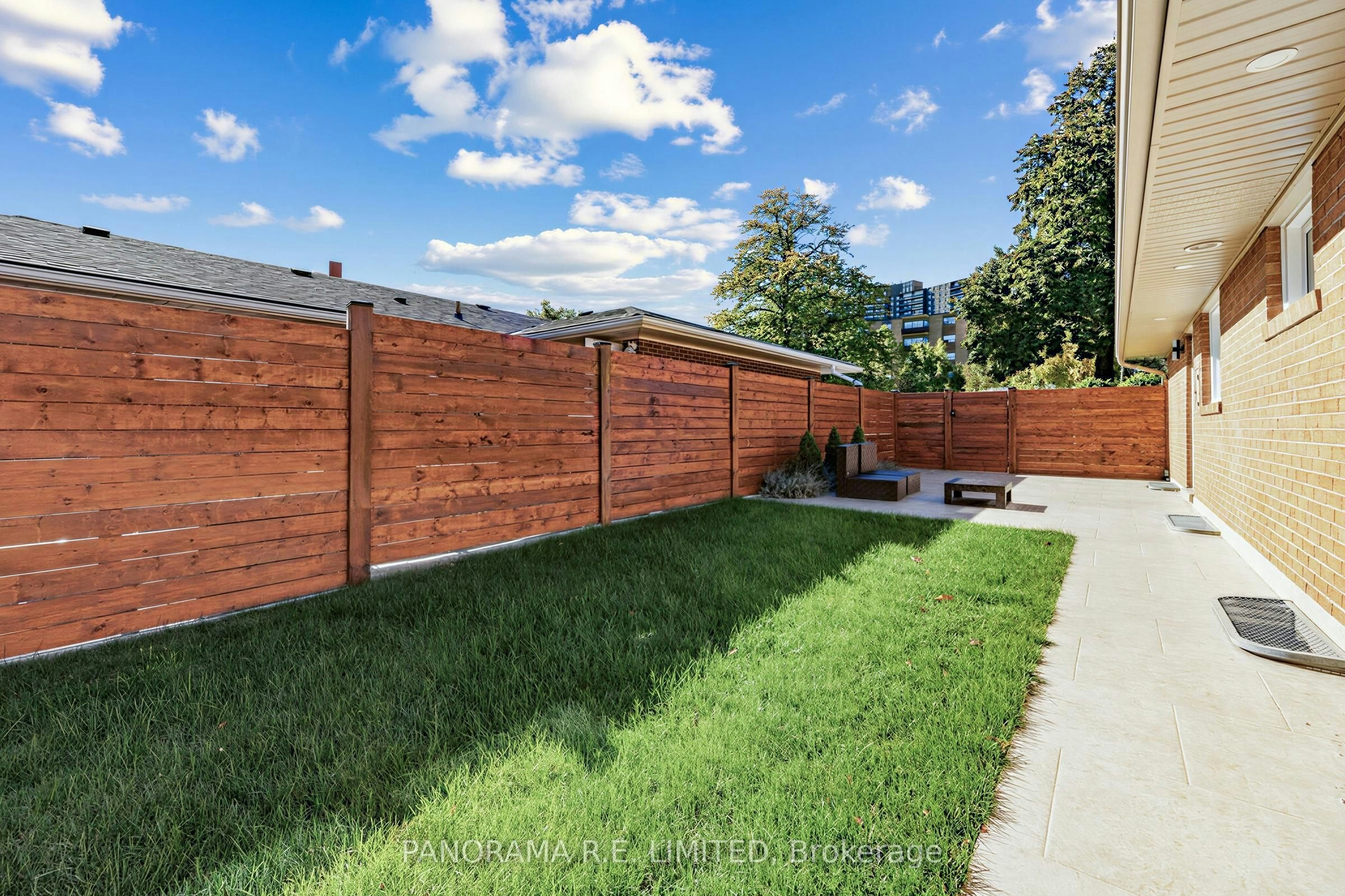 65 Harrop Avenue, Toronto, ON, M9B 2H1 - 22