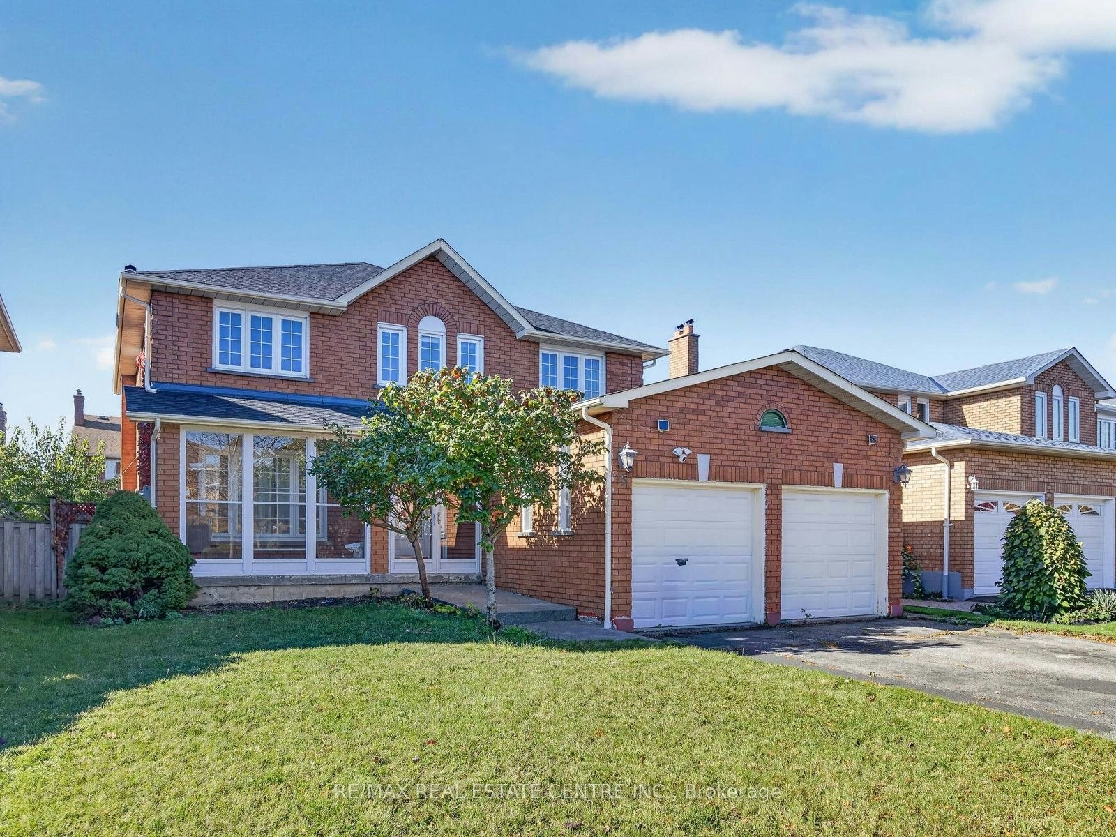 15 Hedgerow Avenue, Brampton, ON, L6Y 3C4