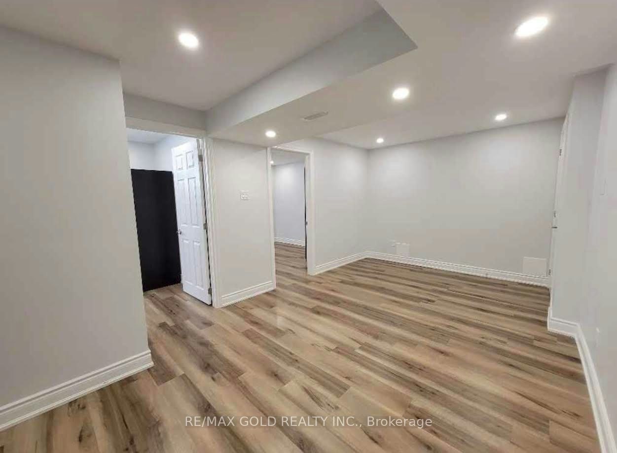 1466 Farmstead Drive, Milton, ON, L9E 0B3 - 5