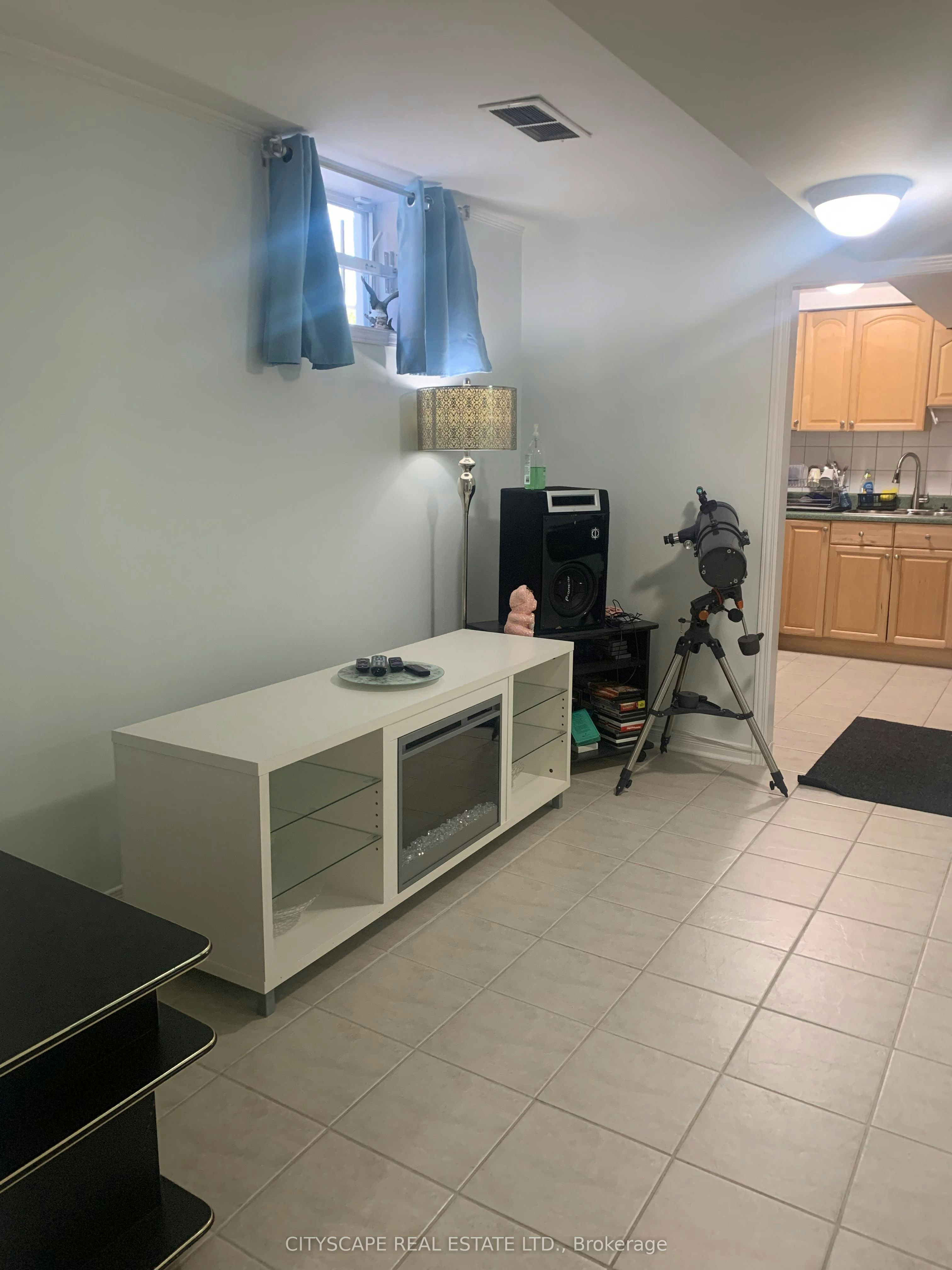 Bsmt-120 Hullmar Drive, Toronto, ON, M3N 2G2 - 7