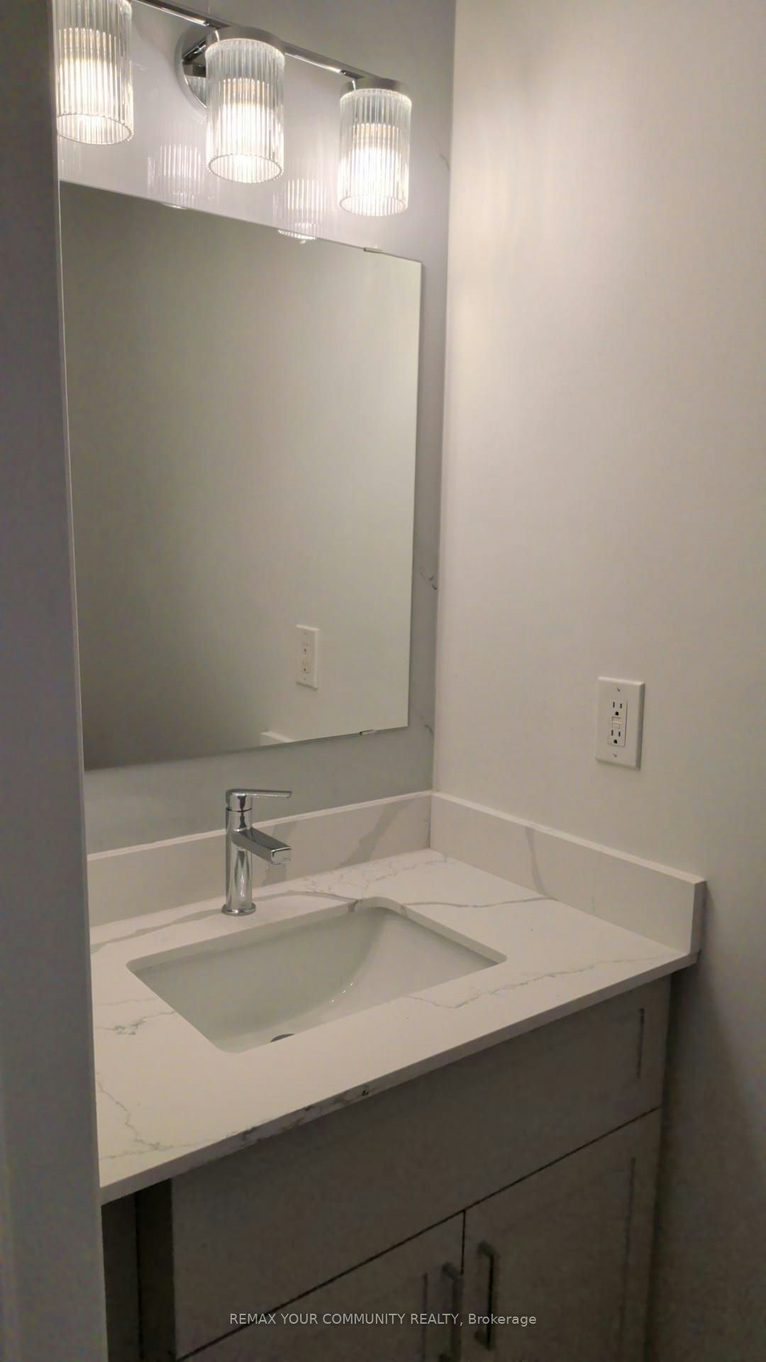 Upper-4 Malabar Crescent S, Brampton, ON, L6S 3X8 - 3