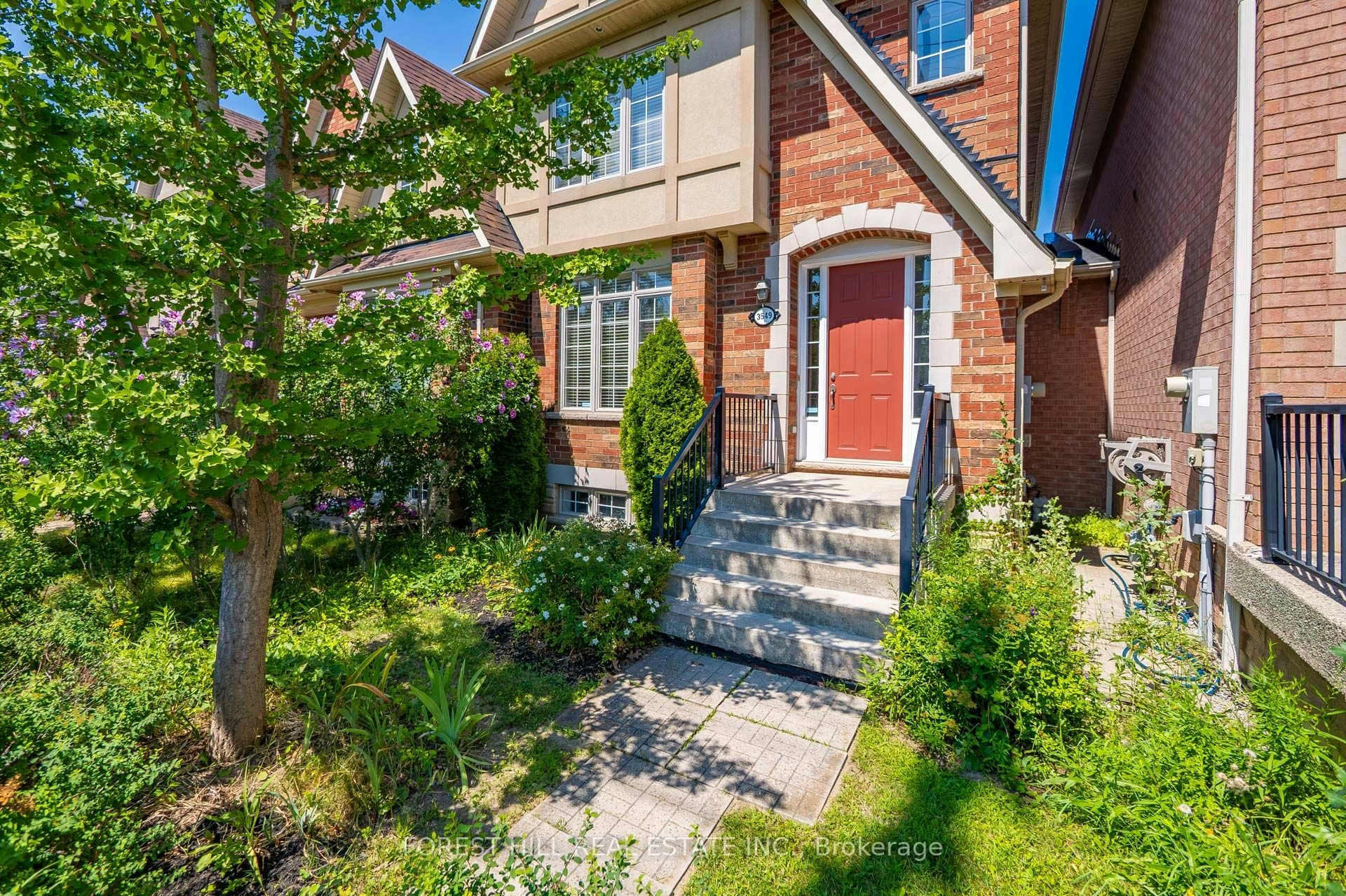 3549 Eglinton Avenue W, Mississauga, ON, L5M 7T3