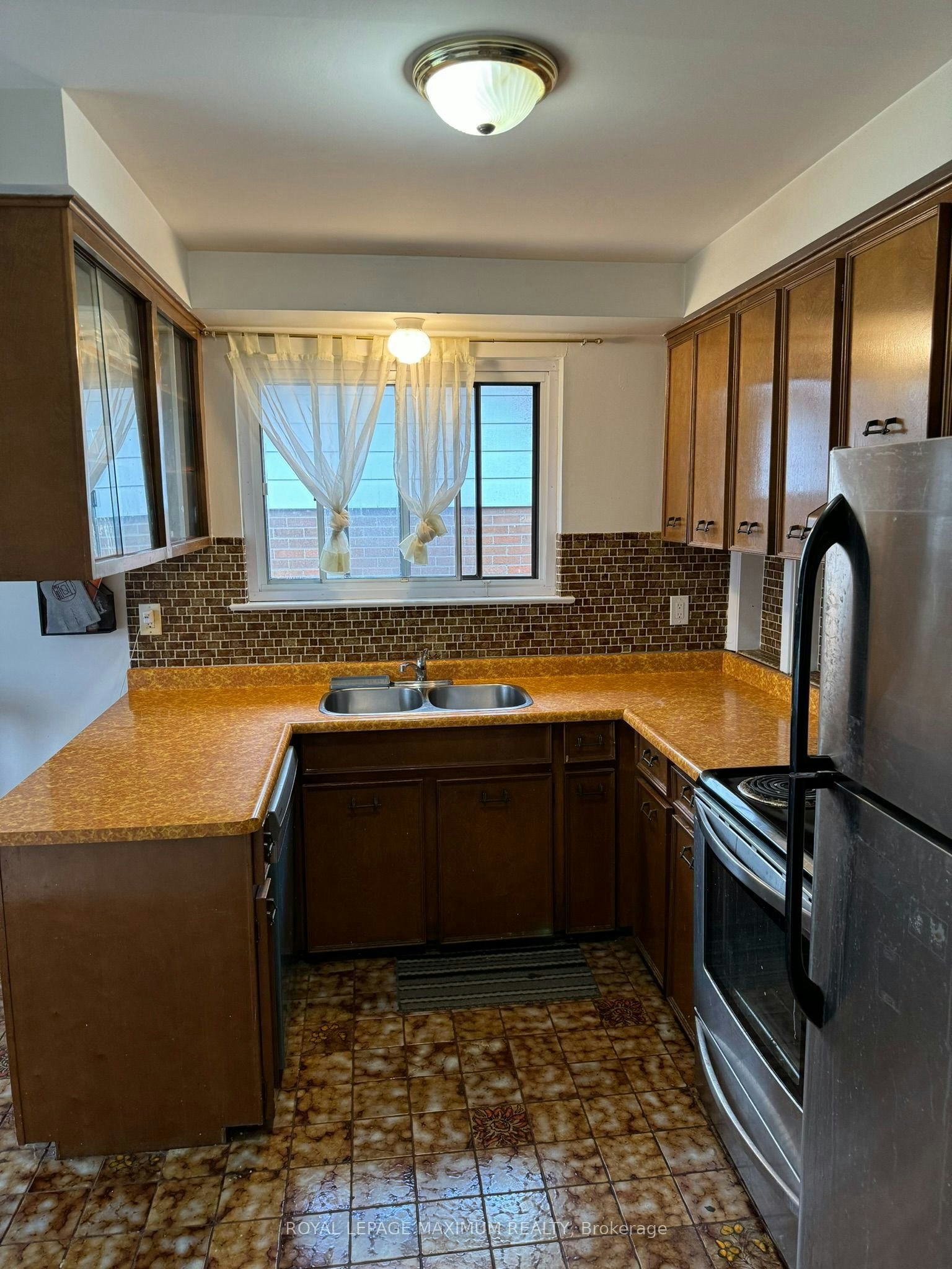 3407 Cedar Creek Drive, Mississauga, ON, L4Y 2Y2 - 3